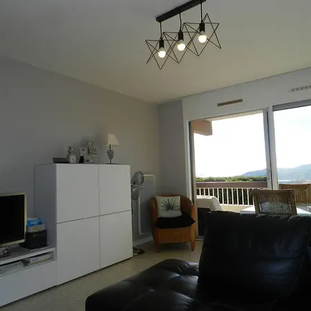 Apartment T3 Avec Parking Et Vue A - Fr-1-251-712